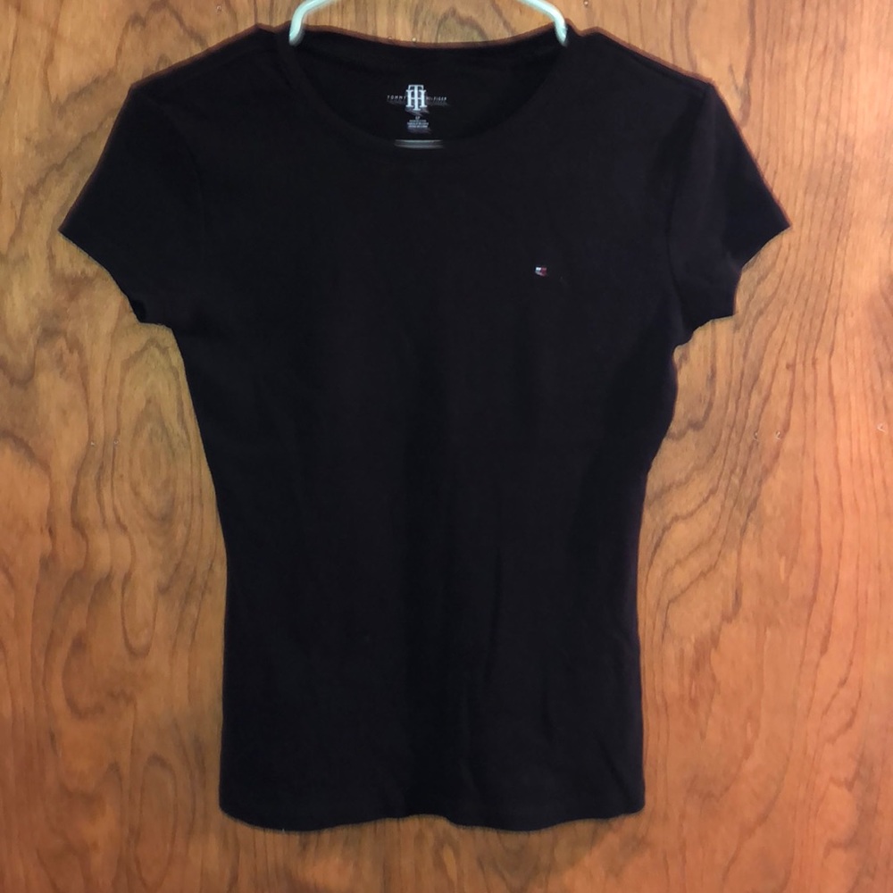 Black Tommy Hilfiger tee